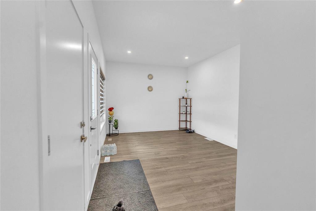 22 Blossom Way, West St Paul, Manitoba  R4A 0C9 - Photo 5 - 202526379