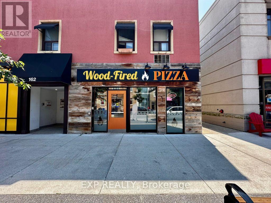 162 LAKESHORE ROAD E, Oakville, Ontario