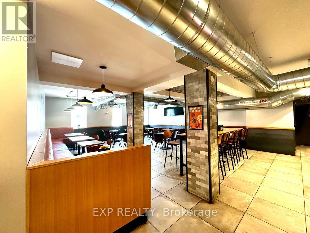162 Lakeshore Road E, Oakville (Oo Old Oakville), Ontario  L6J 1H6 - Photo 15 - W12461053