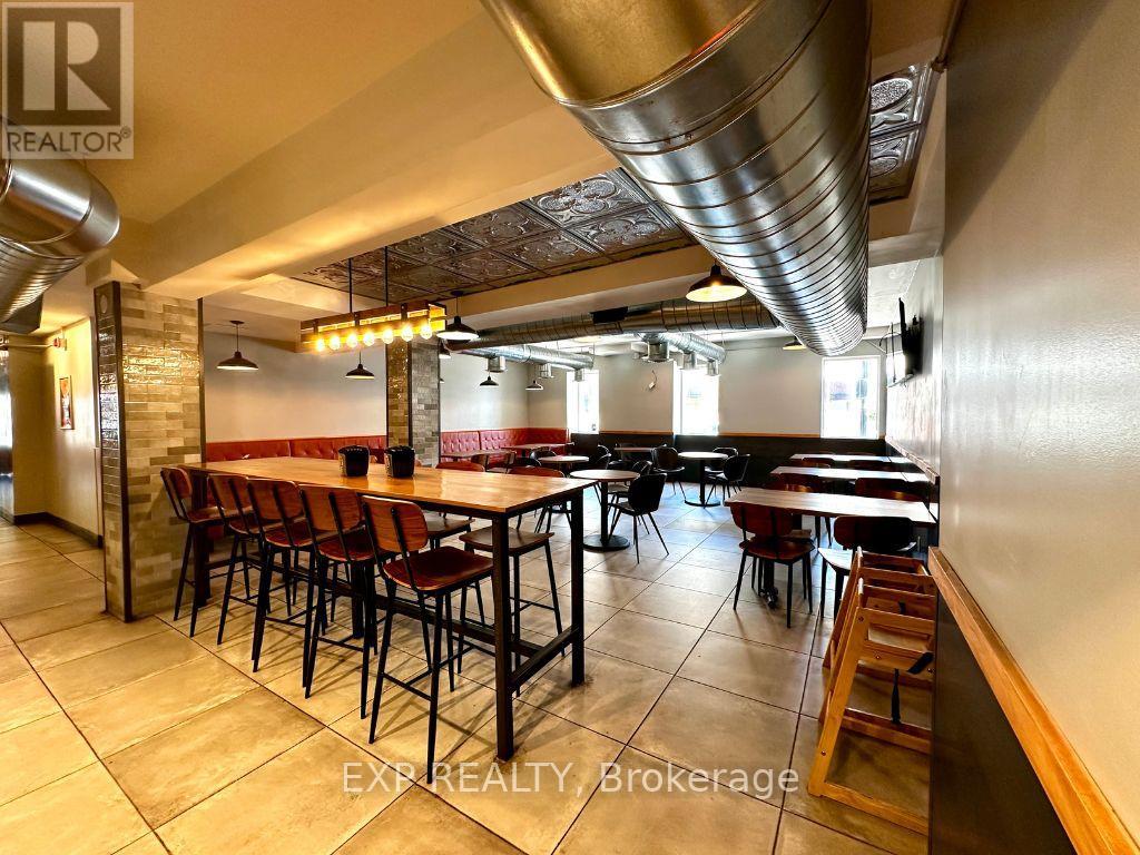 162 Lakeshore Road E, Oakville (Oo Old Oakville), Ontario  L6J 1H6 - Photo 18 - W12461053