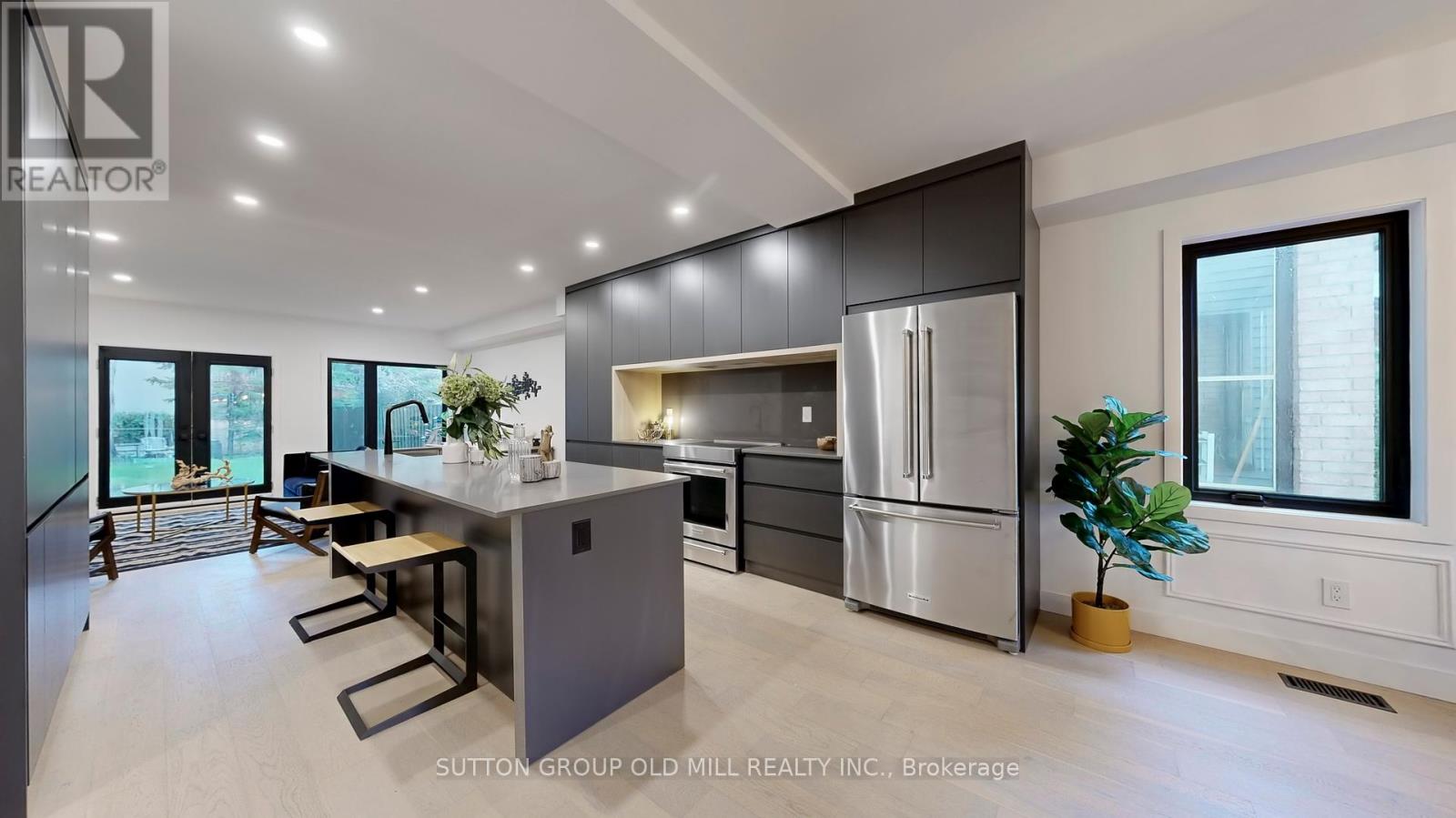 23 Priscilla Avenue, Toronto, Ontario  M6S 3W1 - Photo 11 - W12461065