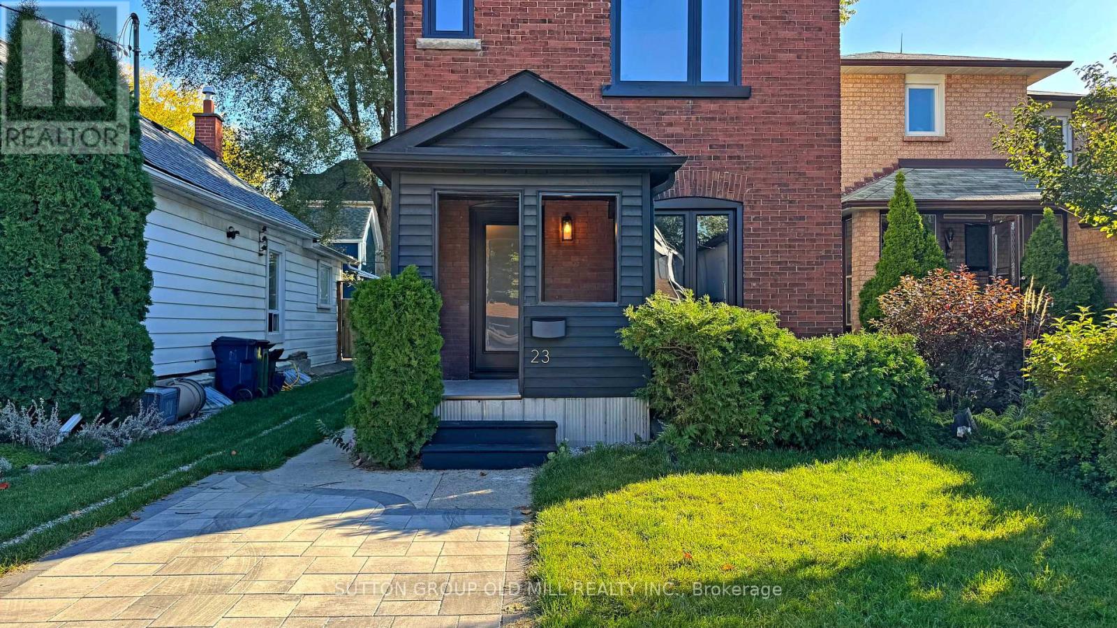 23 Priscilla Avenue, Toronto, Ontario  M6S 3W1 - Photo 3 - W12461065