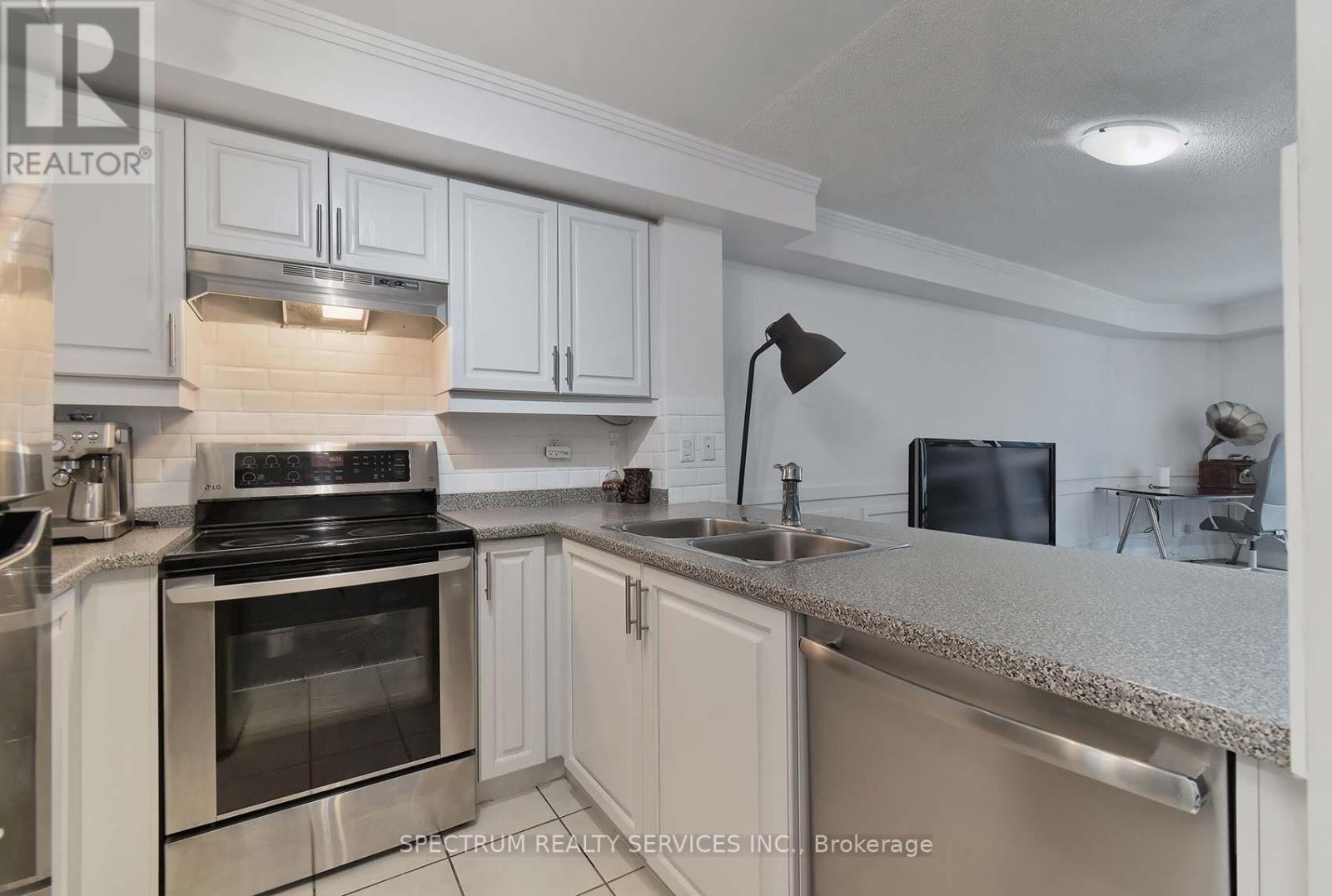 211 - 2111 Lake Shore Boulevard W, Toronto, Ontario  M8V 4B2 - Photo 19 - W12461068