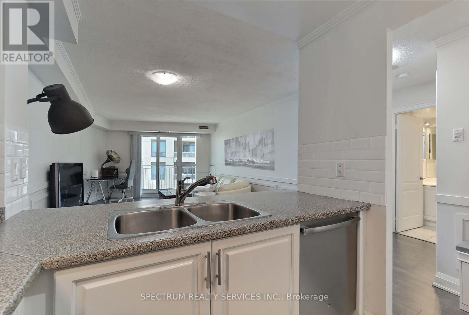 211 - 2111 Lake Shore Boulevard W, Toronto, Ontario  M8V 4B2 - Photo 20 - W12461068