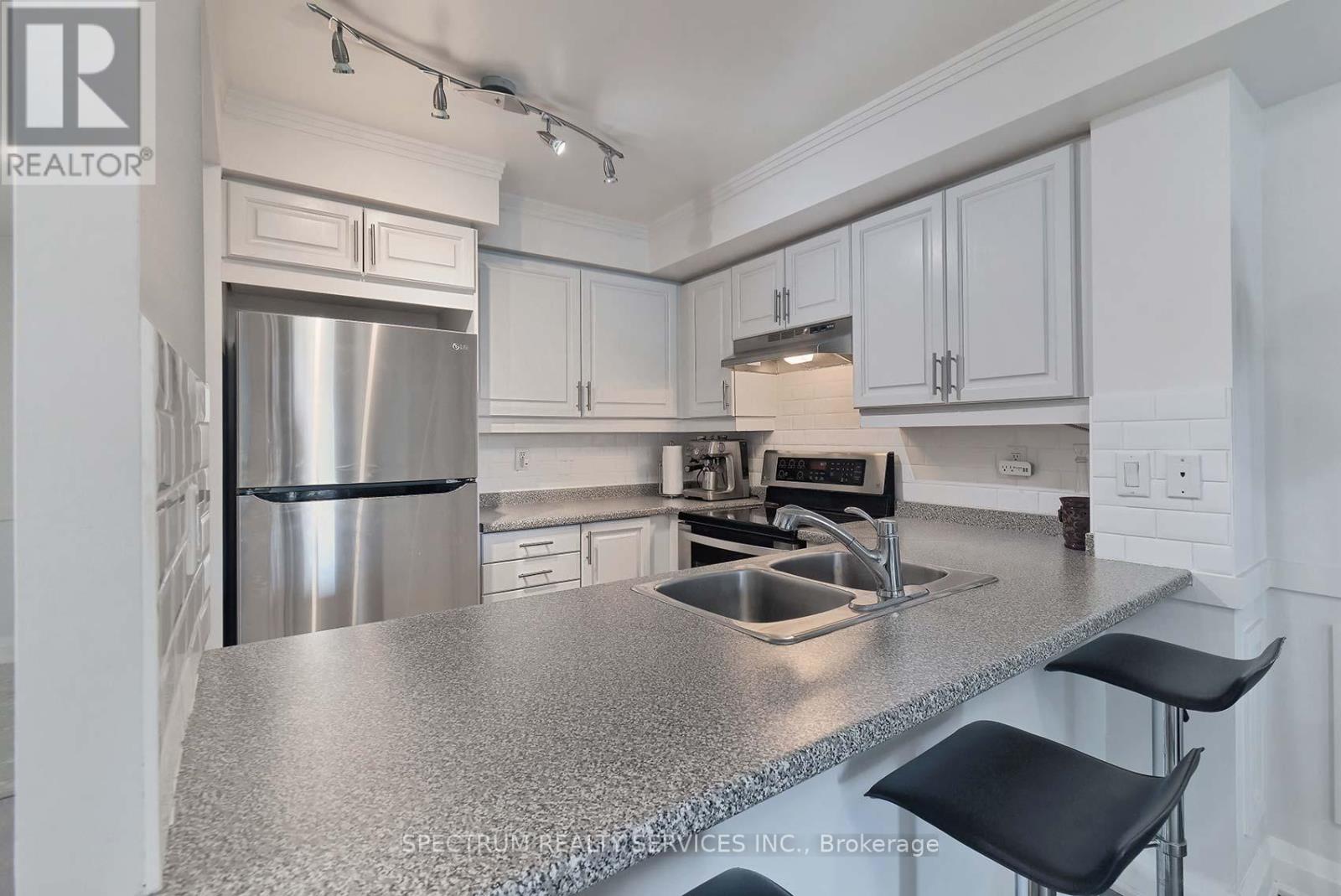 211 - 2111 Lake Shore Boulevard W, Toronto, Ontario  M8V 4B2 - Photo 21 - W12461068