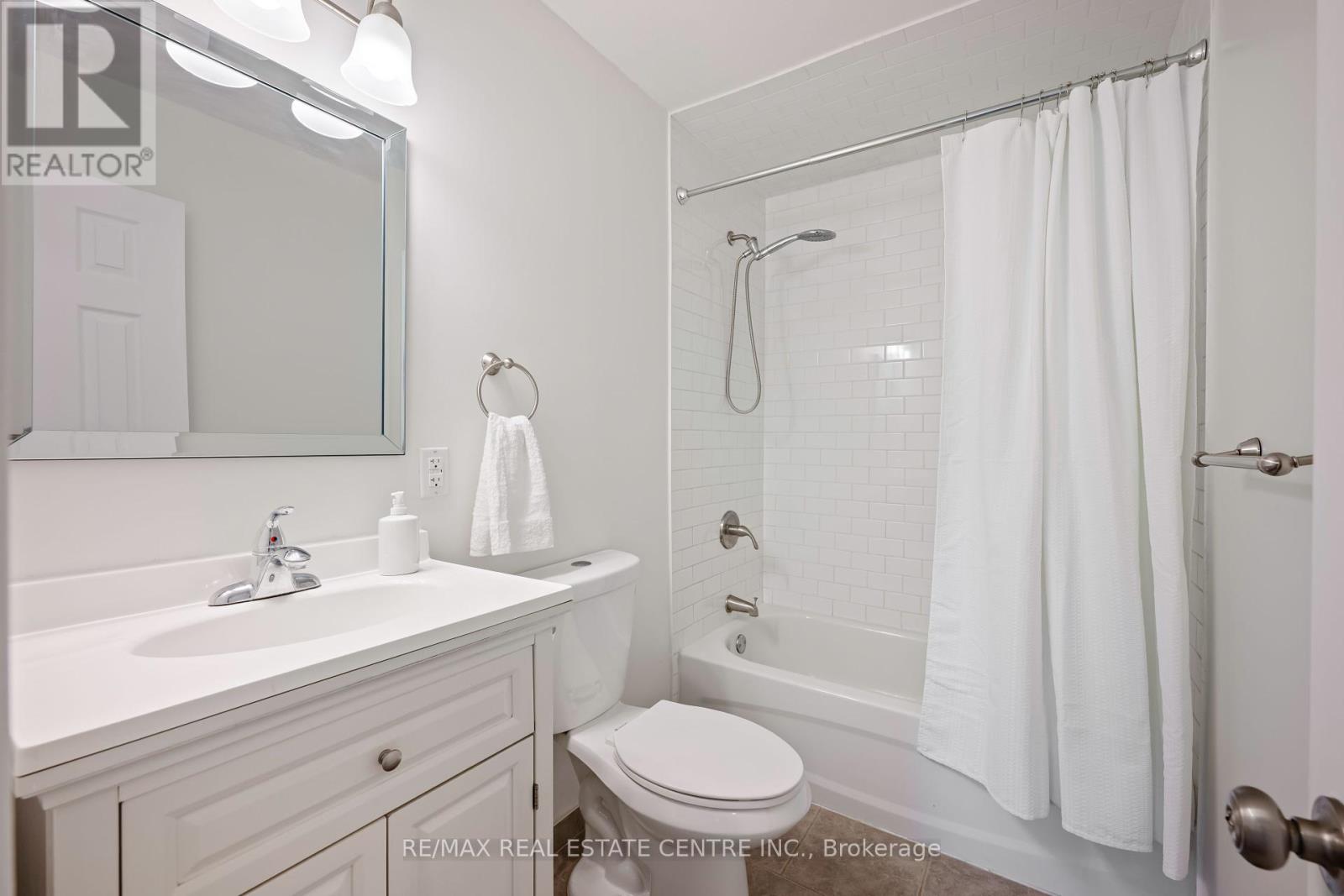 40 Centre Street, Orangeville, Ontario  L9W 2X2 - Photo 13 - W12461108