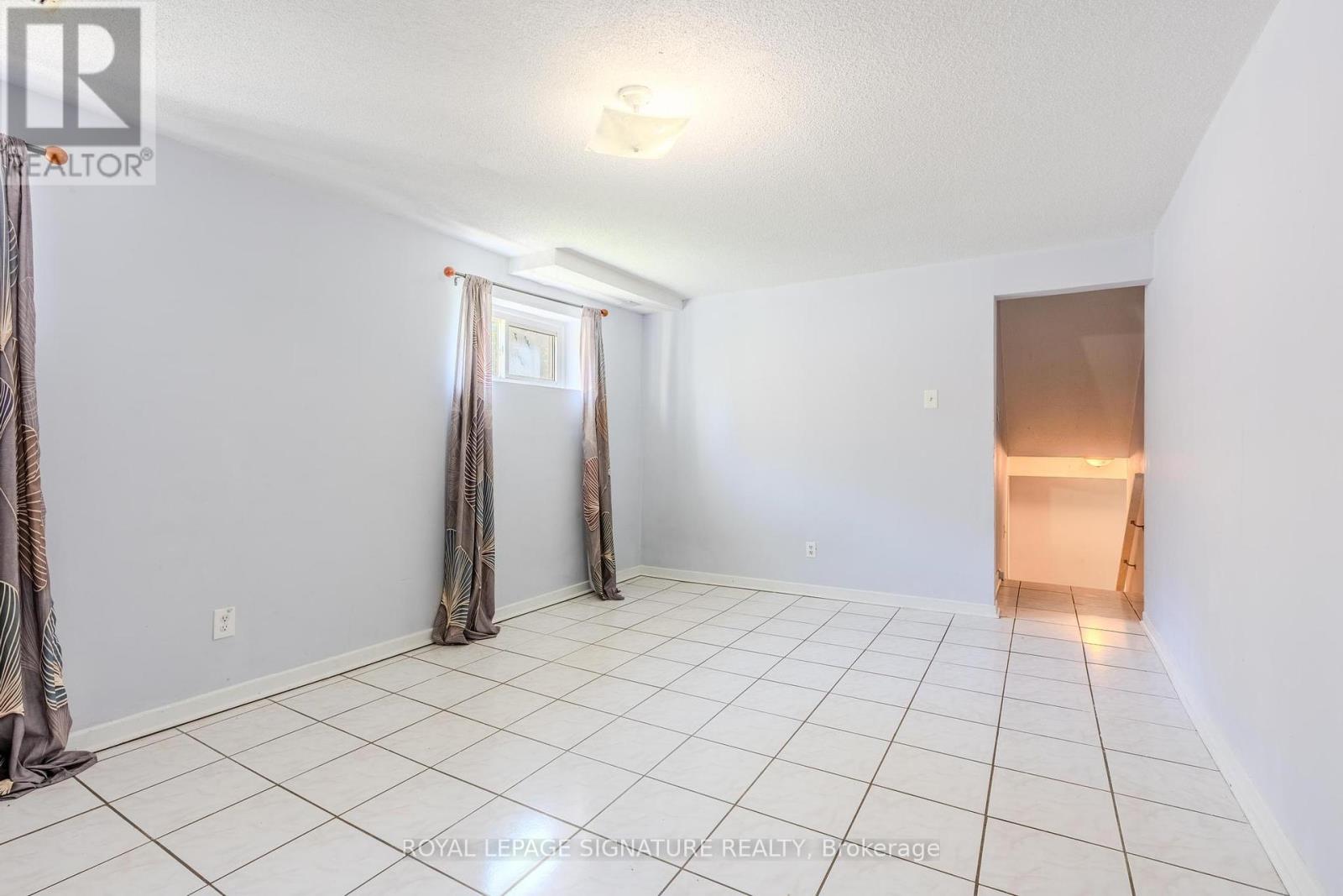 Bsmt - 320 Royal Salisbury Way, Brampton, Ontario  L6V 3G5 - Photo 4 - W12461111