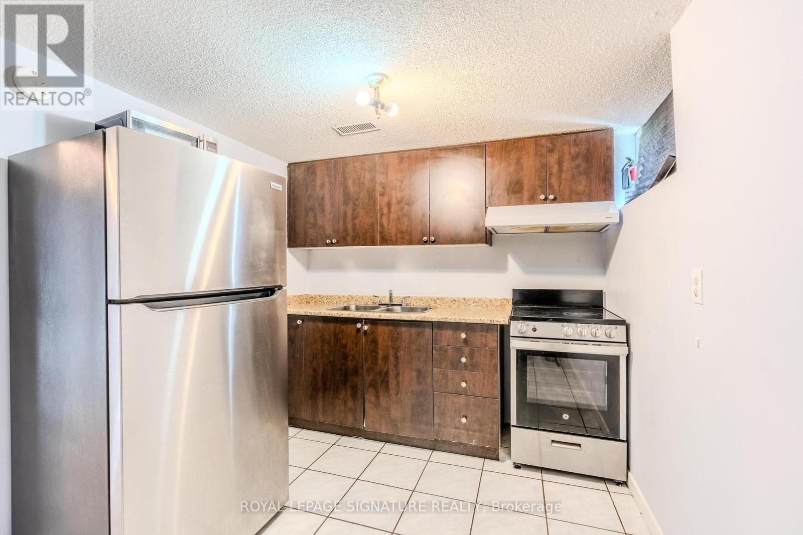 Bsmt - 320 Royal Salisbury Way, Brampton, Ontario  L6V 3G5 - Photo 6 - W12461111