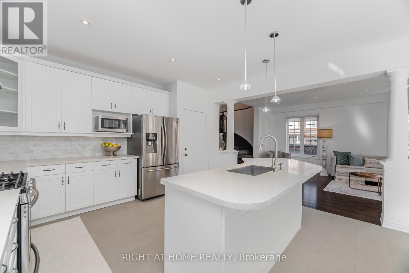 3302 Granite Gate, Burlington, Ontario  L7M 0L7 - Photo 14 - W12461121