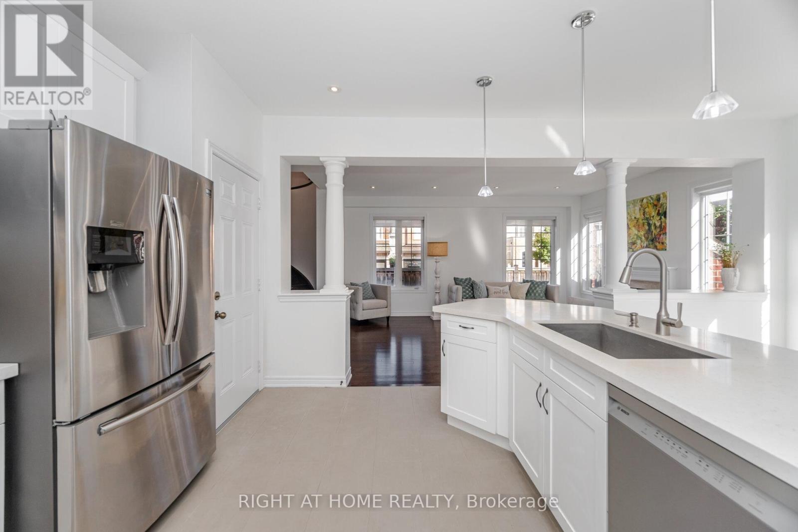3302 Granite Gate, Burlington, Ontario  L7M 0L7 - Photo 15 - W12461121