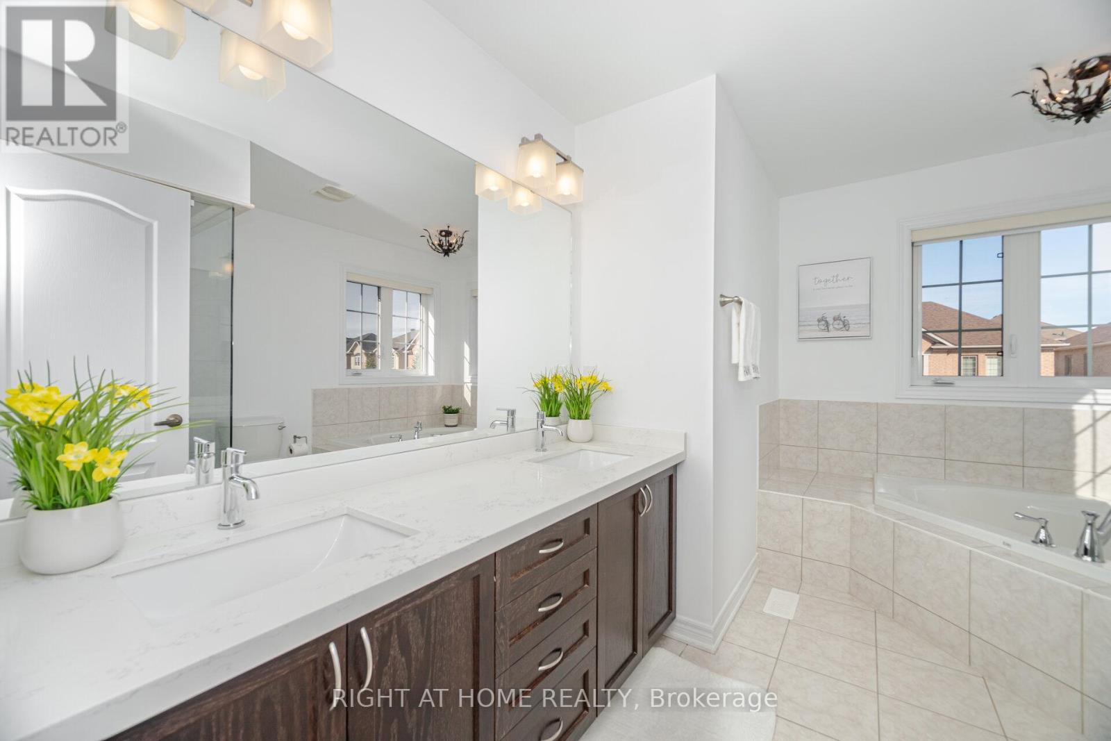 3302 Granite Gate, Burlington, Ontario  L7M 0L7 - Photo 23 - W12461121