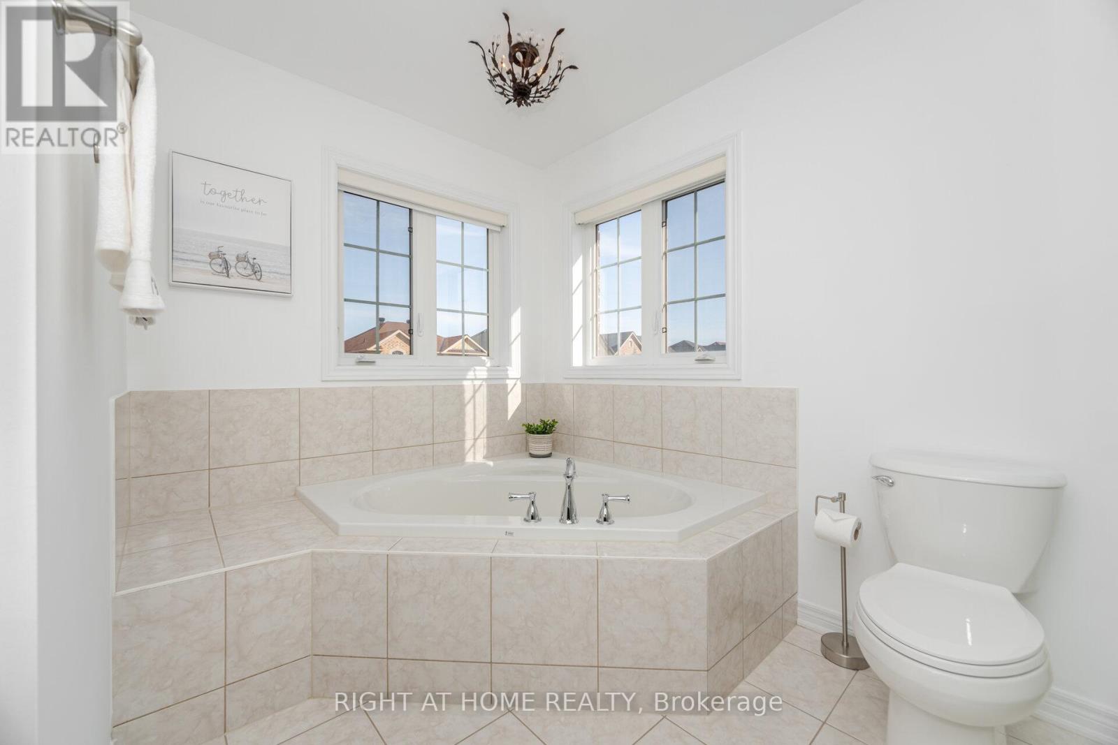 3302 Granite Gate, Burlington, Ontario  L7M 0L7 - Photo 24 - W12461121
