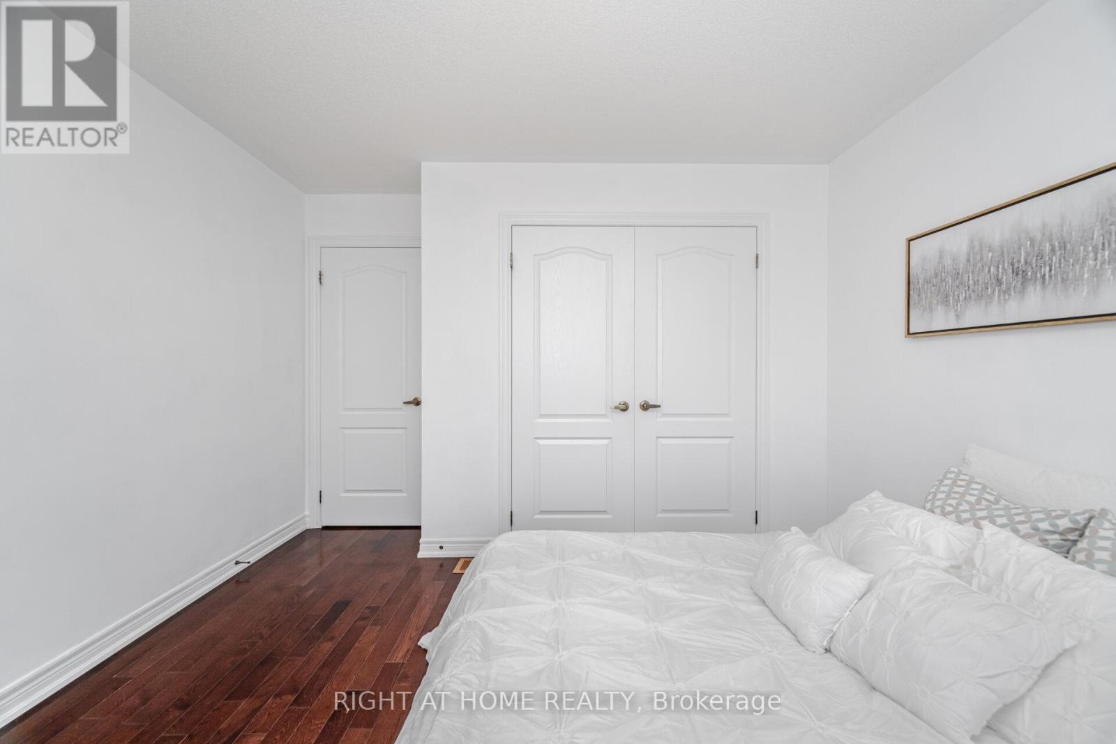 3302 Granite Gate, Burlington, Ontario  L7M 0L7 - Photo 29 - W12461121