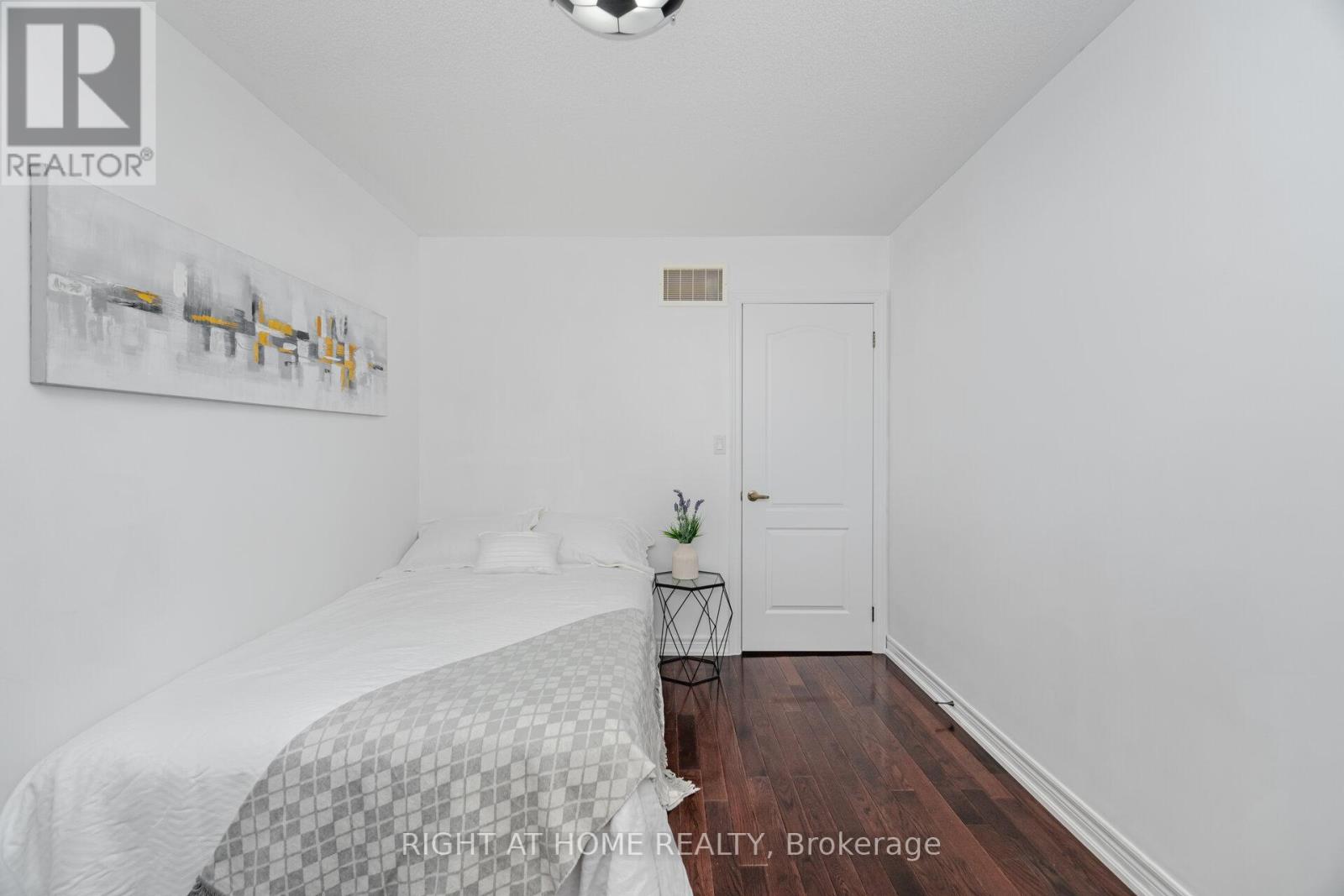 3302 Granite Gate, Burlington, Ontario  L7M 0L7 - Photo 31 - W12461121