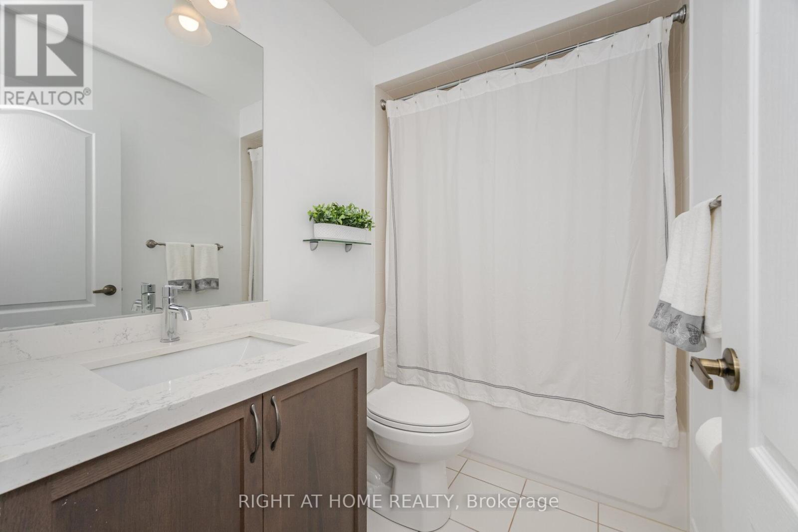 3302 Granite Gate, Burlington, Ontario  L7M 0L7 - Photo 32 - W12461121