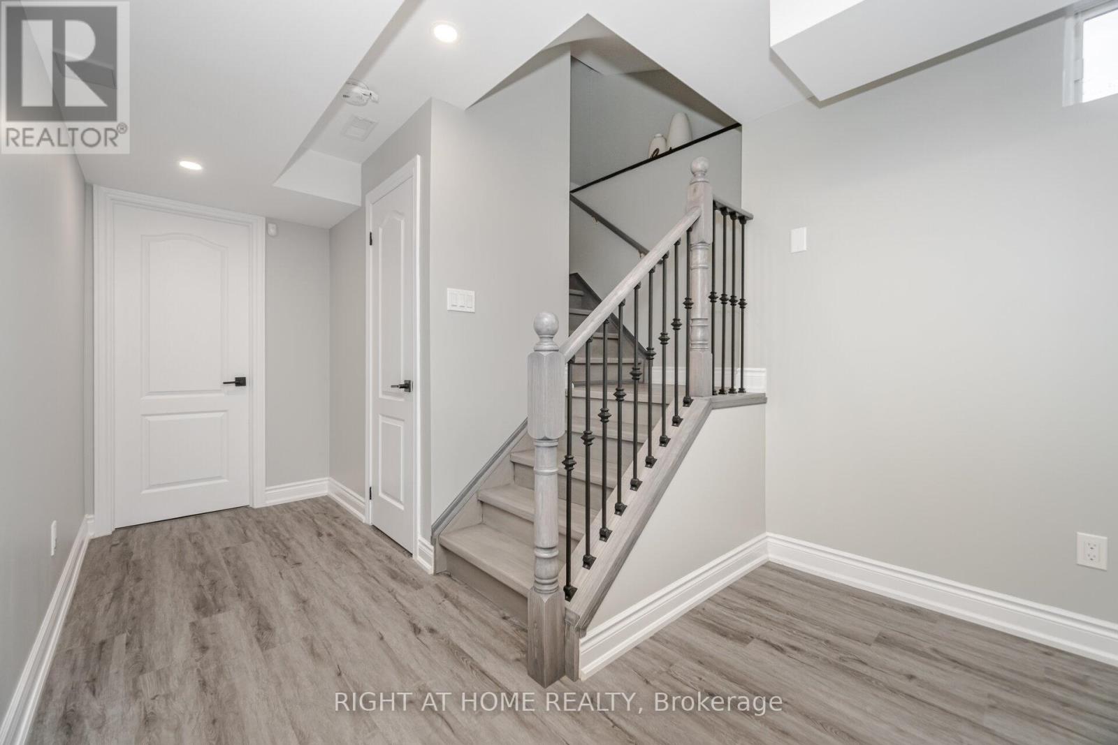 3302 Granite Gate, Burlington, Ontario  L7M 0L7 - Photo 35 - W12461121