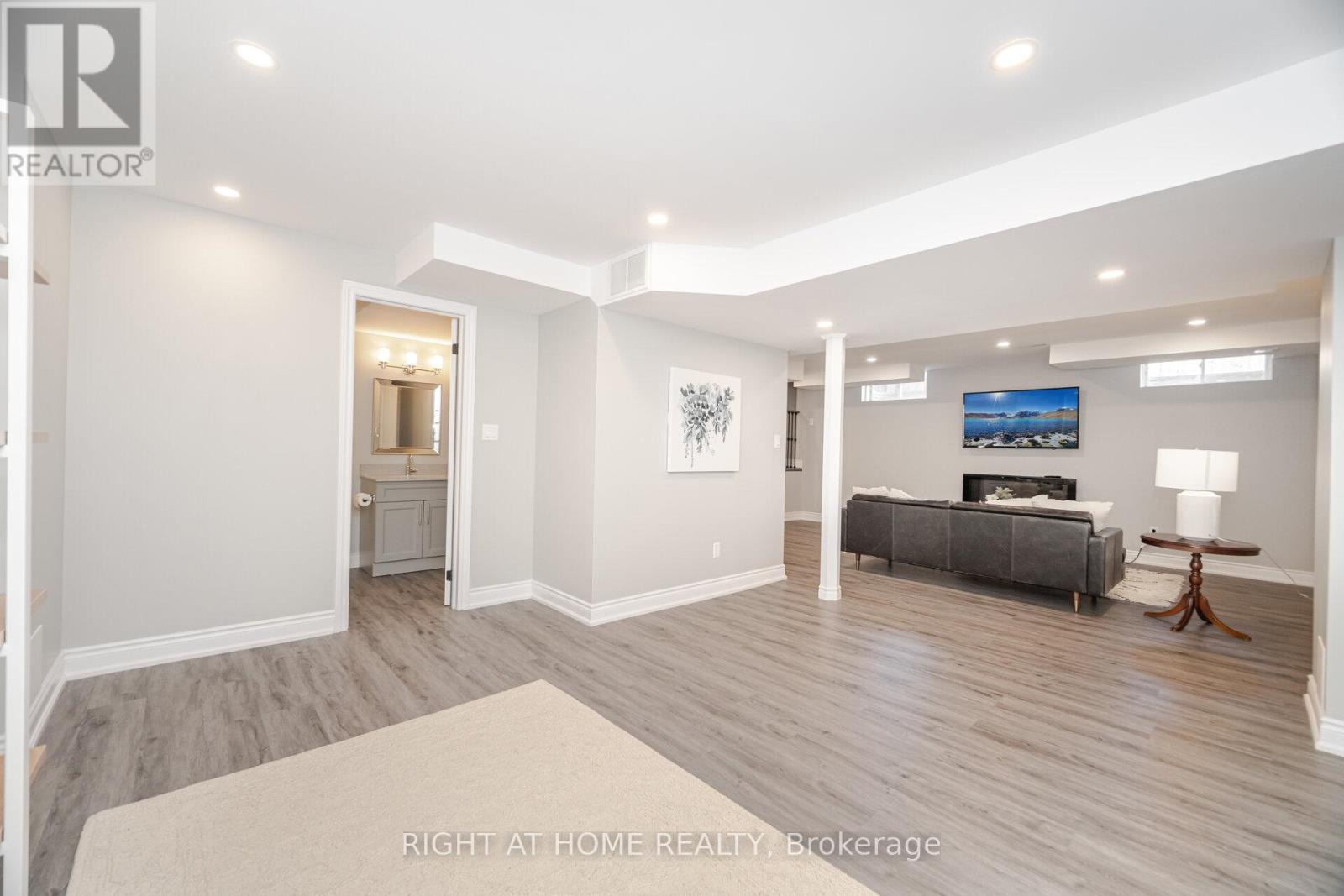 3302 Granite Gate, Burlington, Ontario  L7M 0L7 - Photo 40 - W12461121