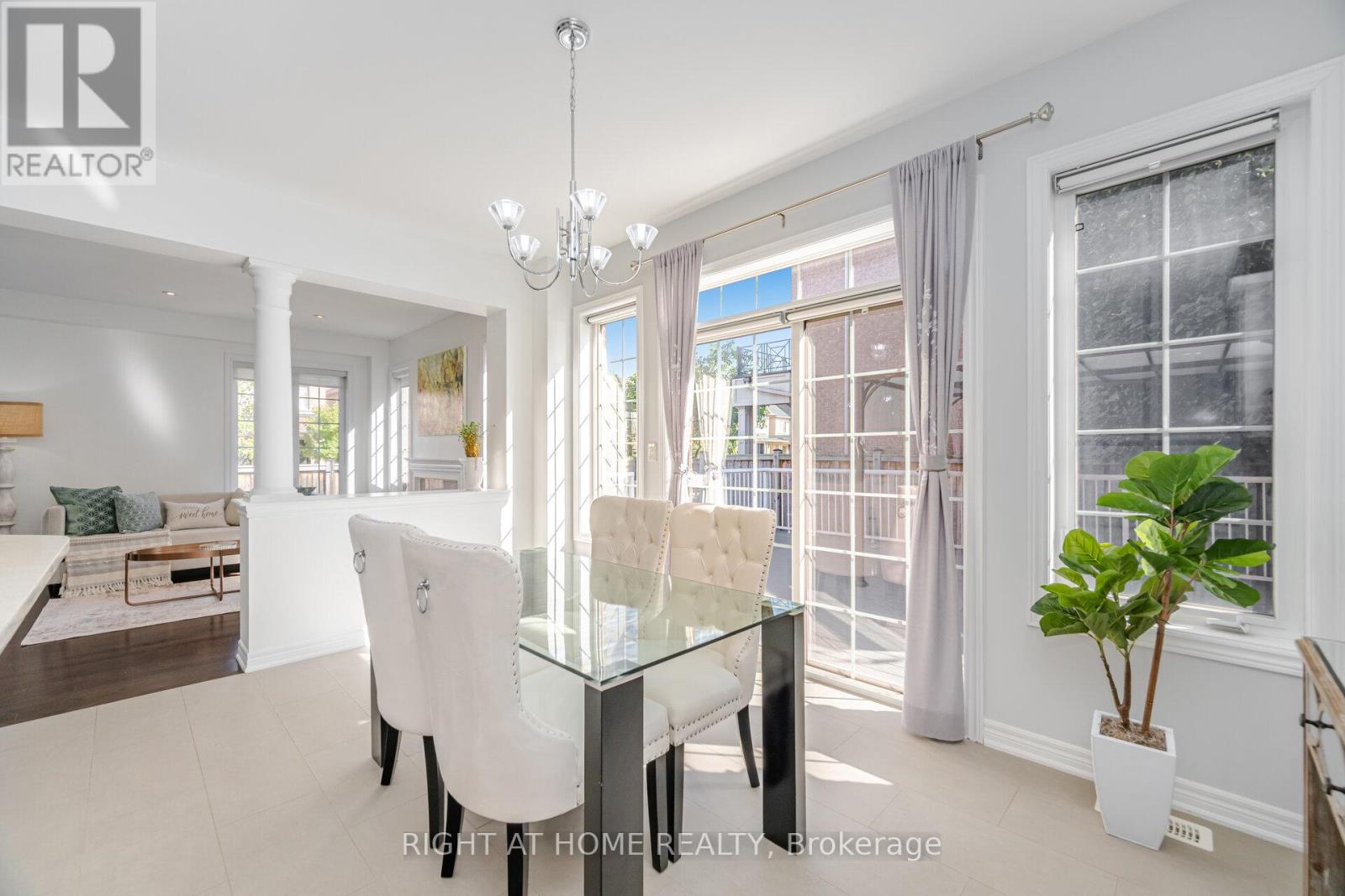 3302 Granite Gate, Burlington, Ontario  L7M 0L7 - Photo 9 - W12461121