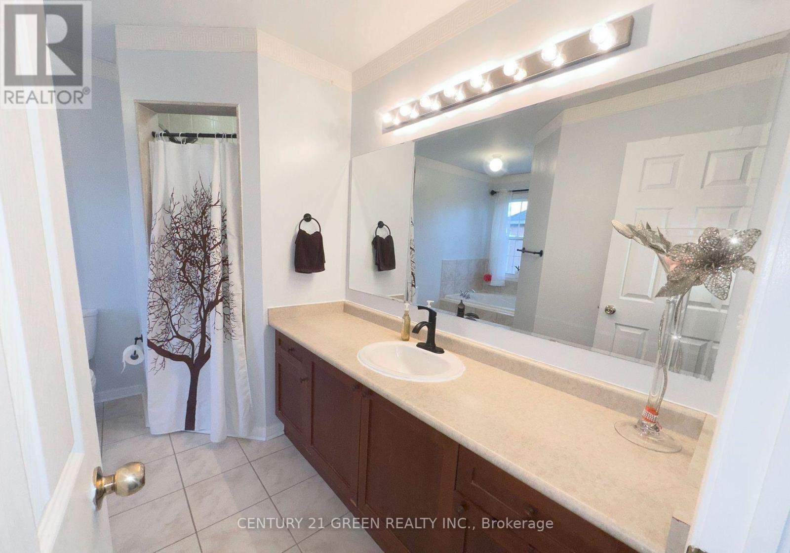 (Upper) - 57 Sugarhill Drive, Brampton, Ontario  L7A 3N2 - Photo 10 - W12461139