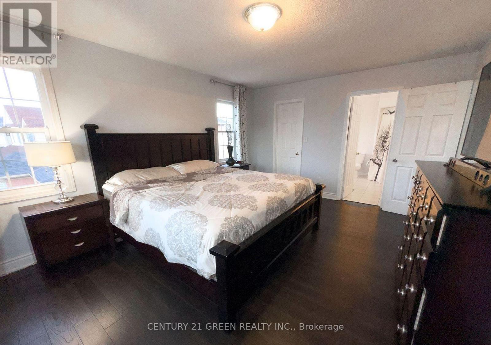 (Upper) - 57 Sugarhill Drive, Brampton, Ontario  L7A 3N2 - Photo 11 - W12461139
