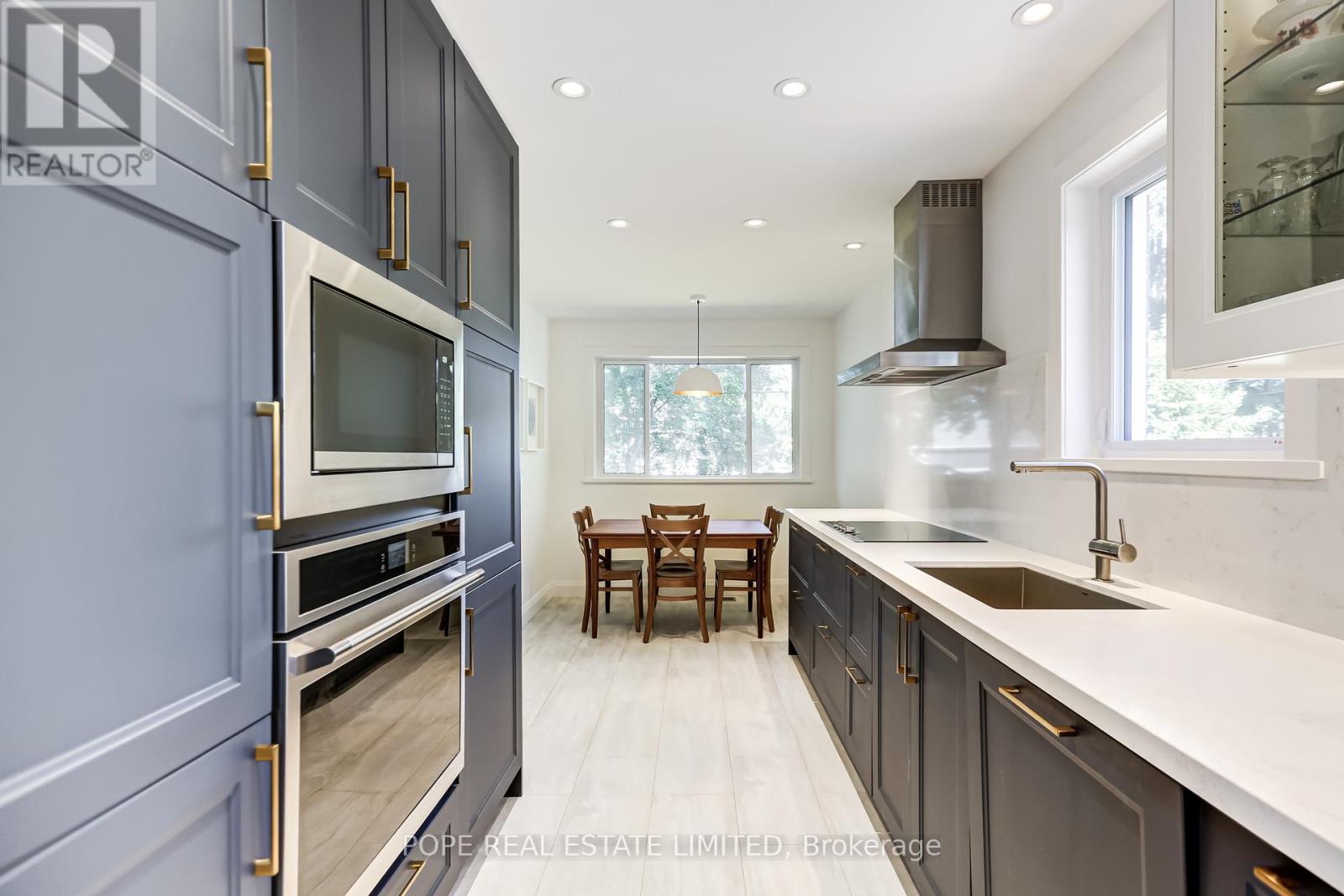 35 Tofield Crescent, Toronto, Ontario  M9W 2B8 - Photo 11 - W12461145