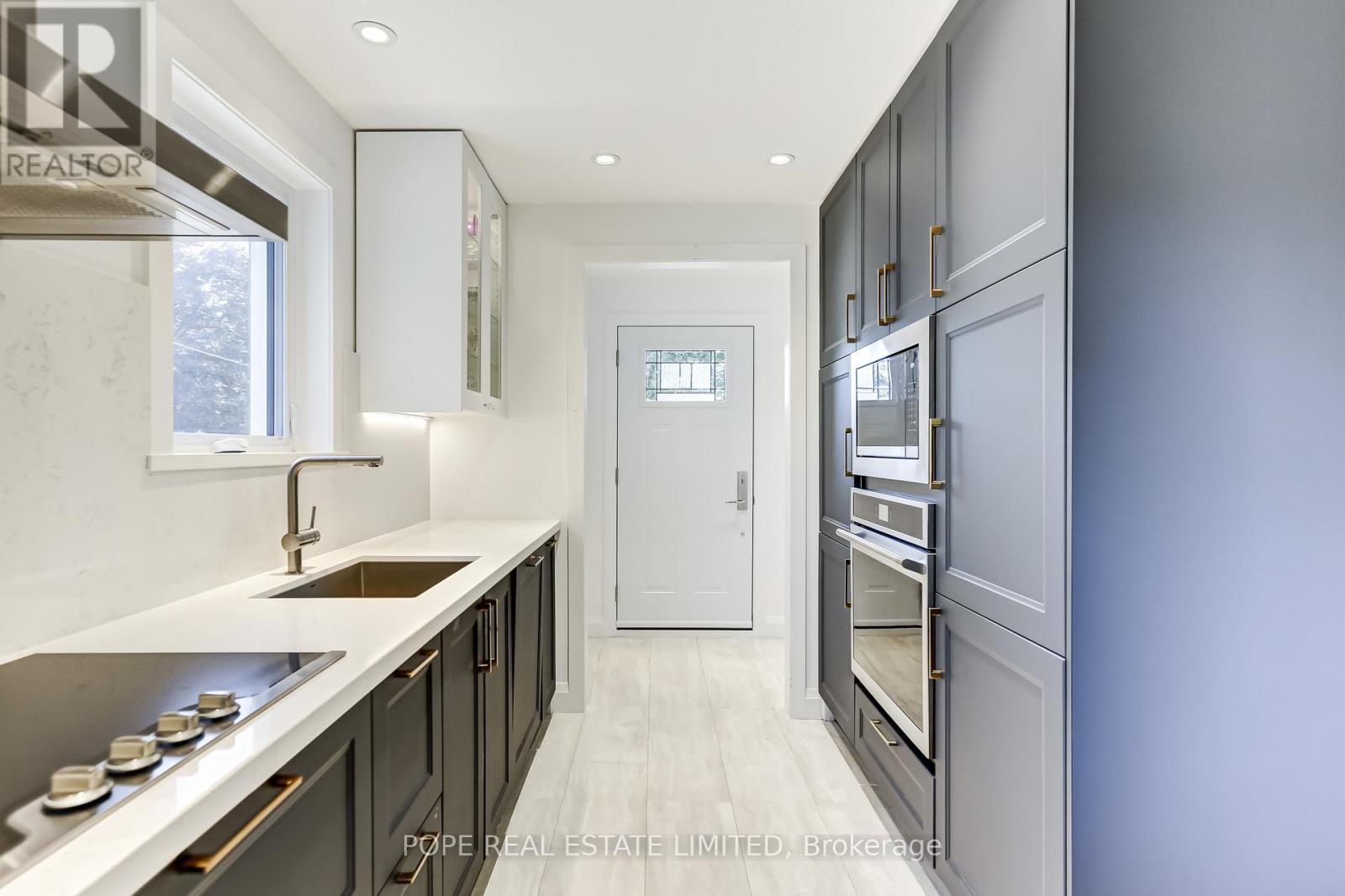 35 Tofield Crescent, Toronto, Ontario  M9W 2B8 - Photo 12 - W12461145