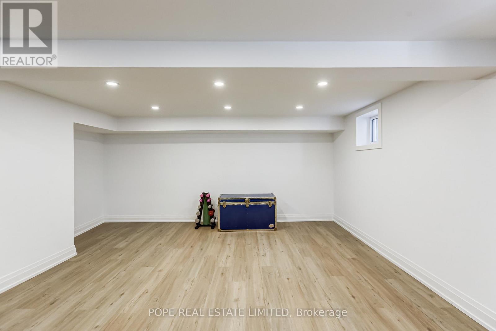 35 Tofield Crescent, Toronto, Ontario  M9W 2B8 - Photo 23 - W12461145