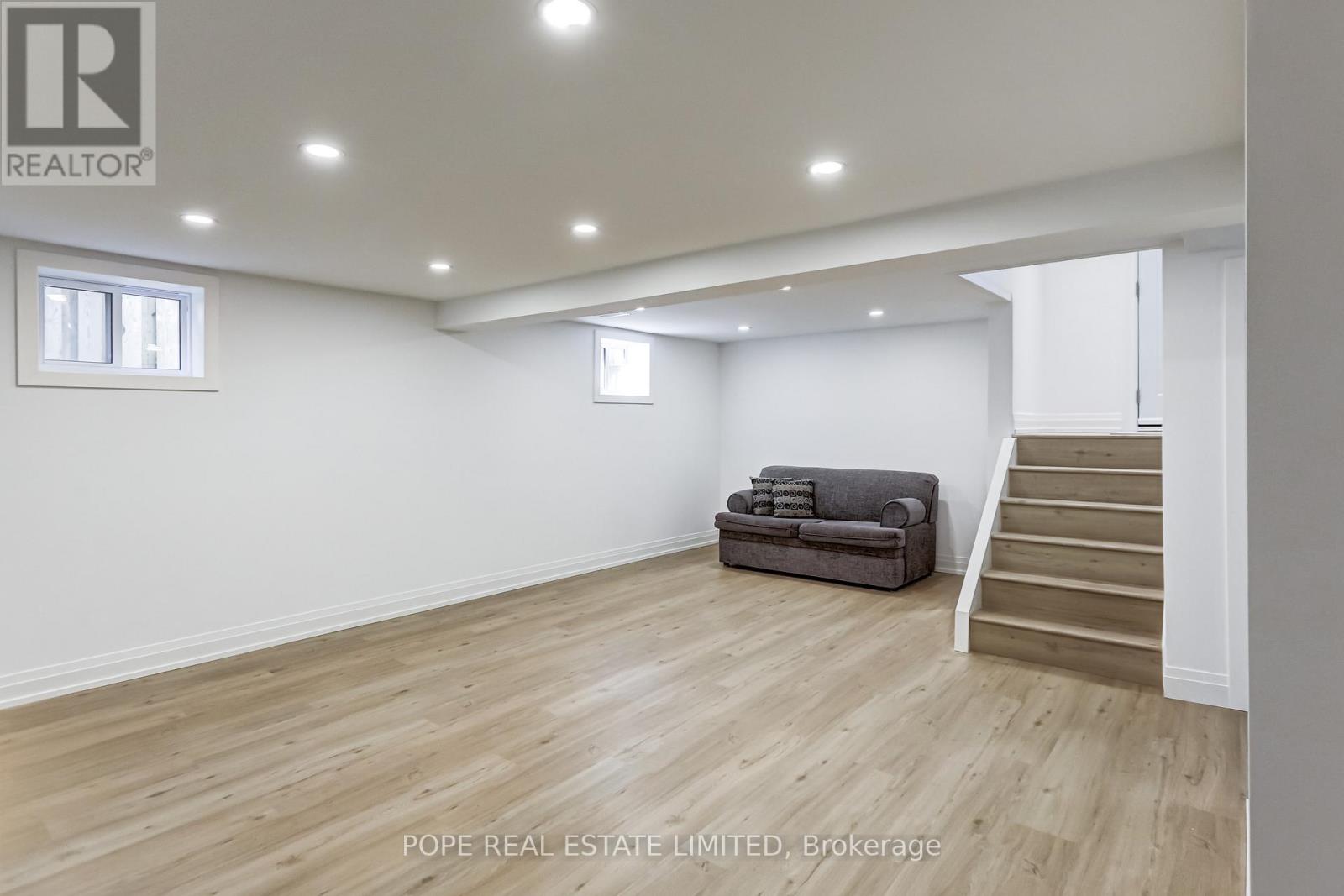 35 Tofield Crescent, Toronto, Ontario  M9W 2B8 - Photo 24 - W12461145