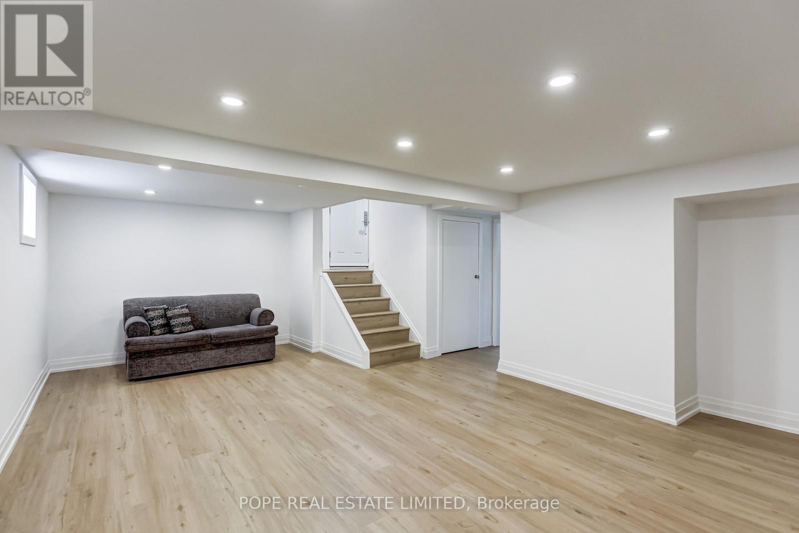 35 Tofield Crescent, Toronto, Ontario  M9W 2B8 - Photo 25 - W12461145