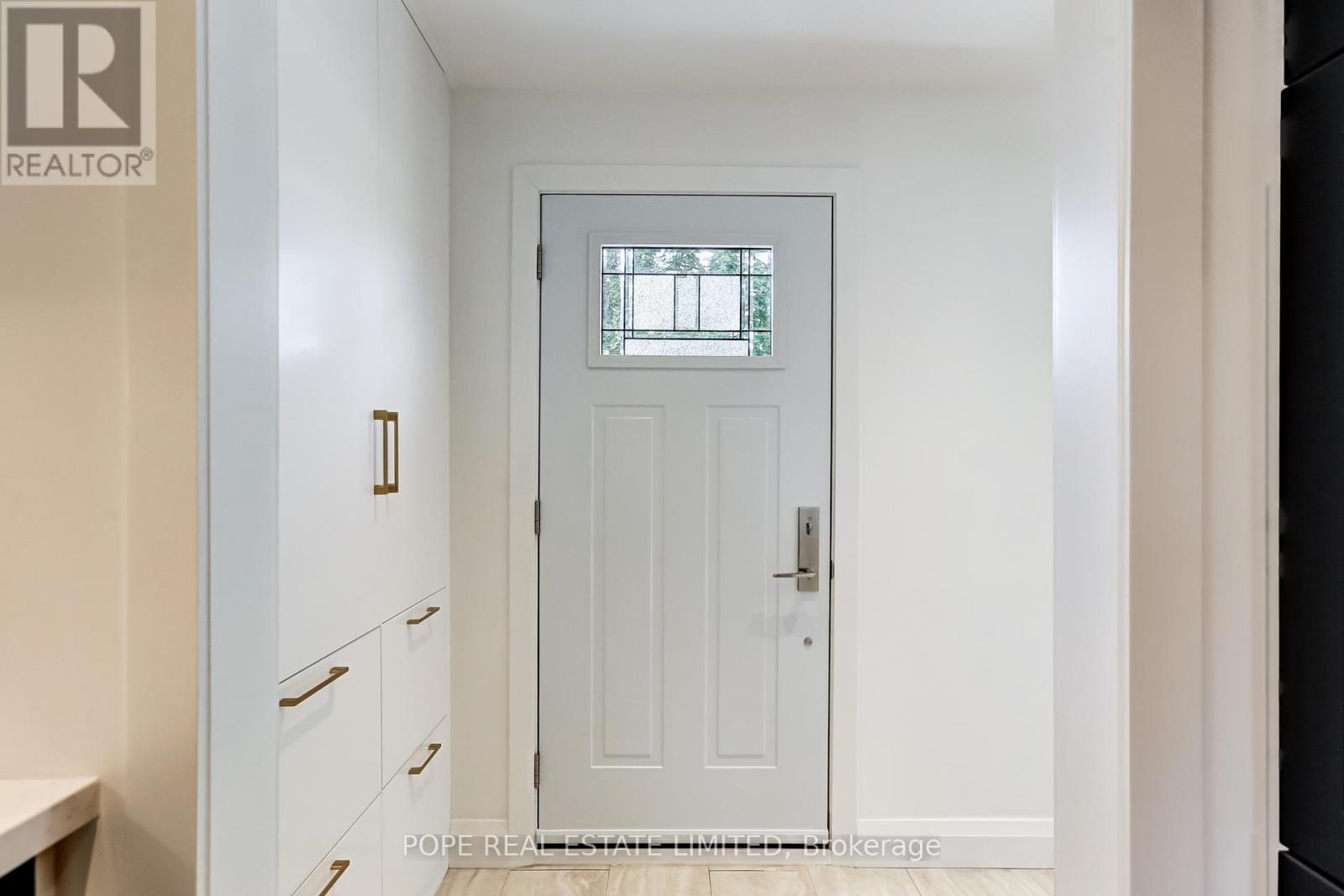 35 Tofield Crescent, Toronto, Ontario  M9W 2B8 - Photo 4 - W12461145
