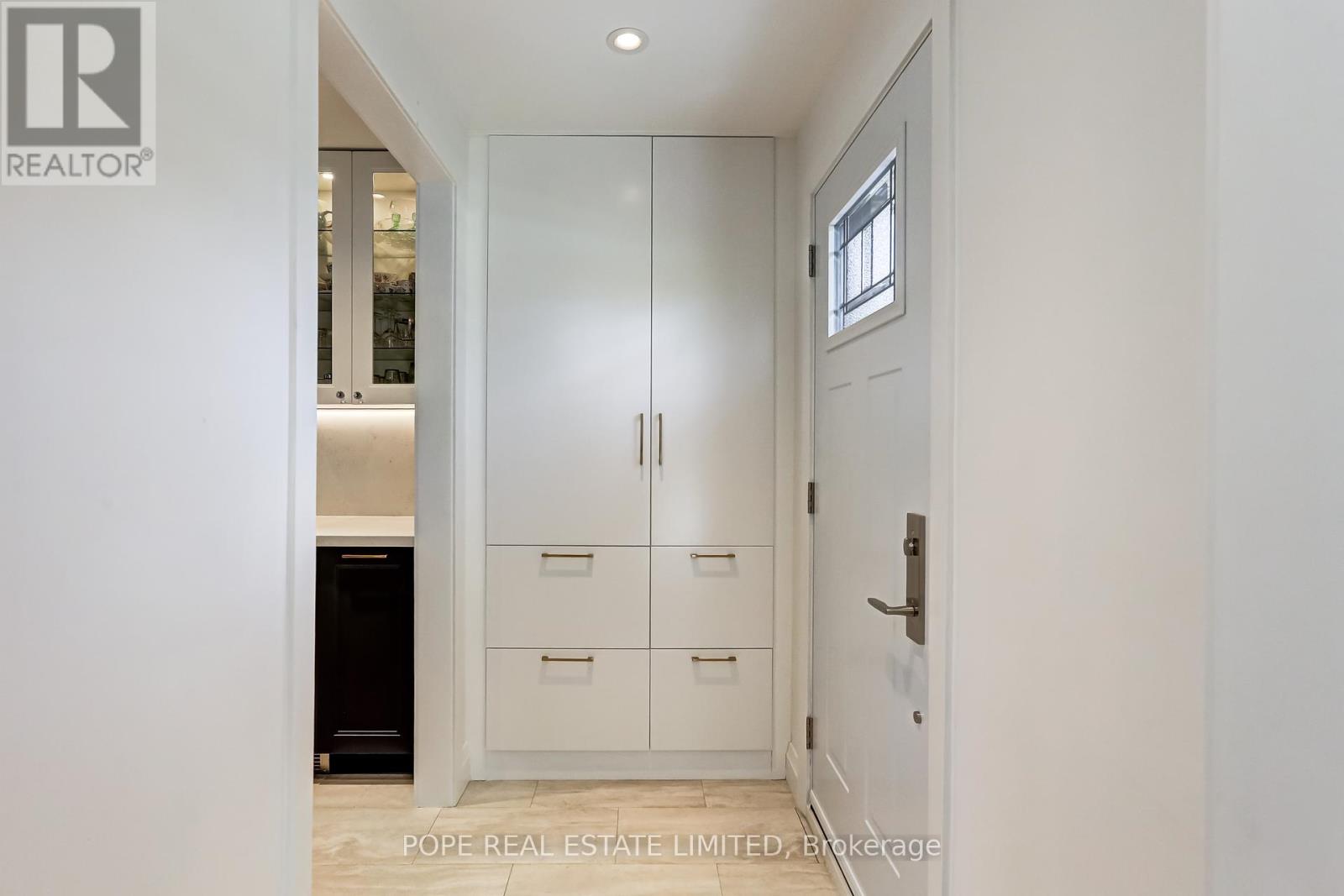 35 Tofield Crescent, Toronto, Ontario  M9W 2B8 - Photo 5 - W12461145