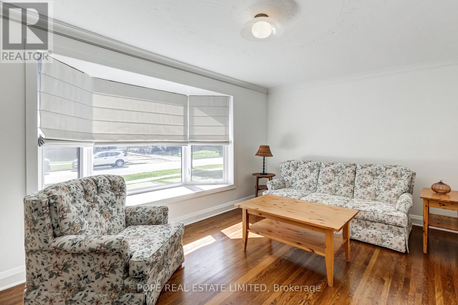 35 Tofield Crescent, Toronto, Ontario  M9W 2B8 - Photo 8 - W12461145