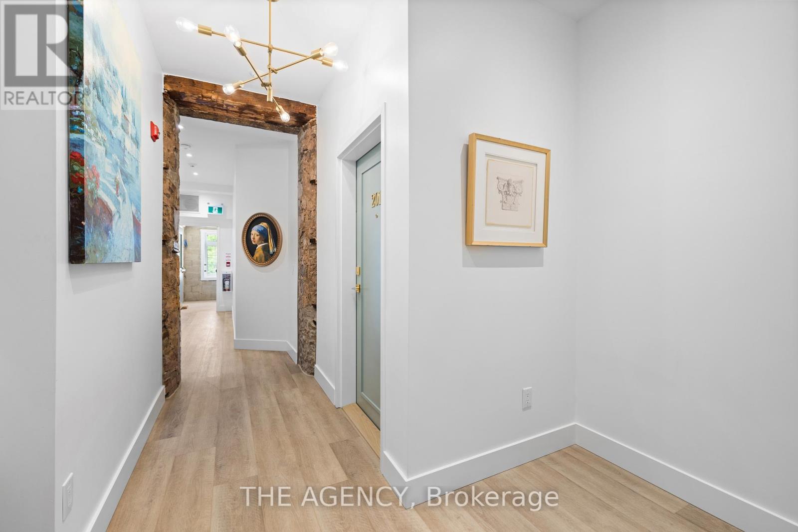 301 - 163 Main Street E, Milton, Ontario  L9T 1N7 - Photo 5 - W12461160