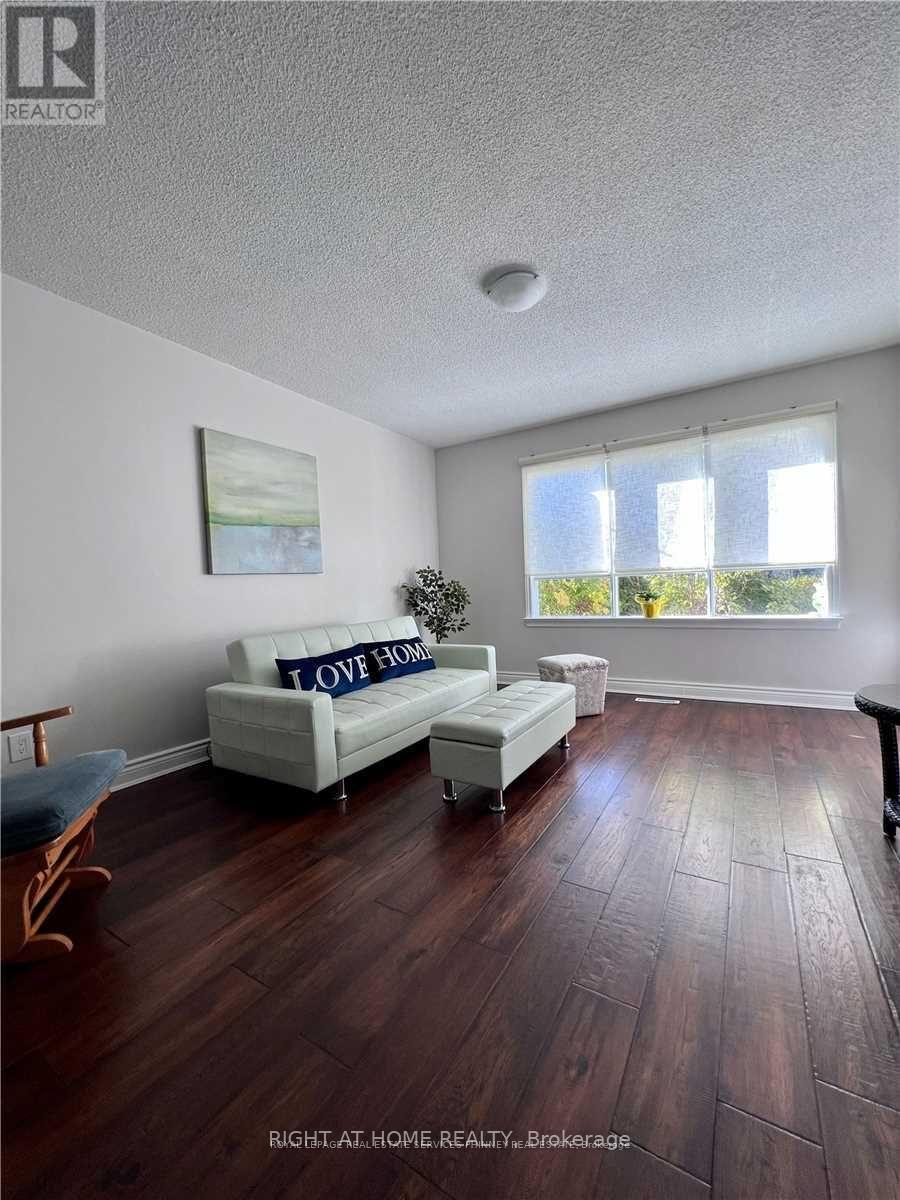 71 Mississauga Road N, Mississauga, Ontario  L5H 2H9 - Photo 10 - W12461165