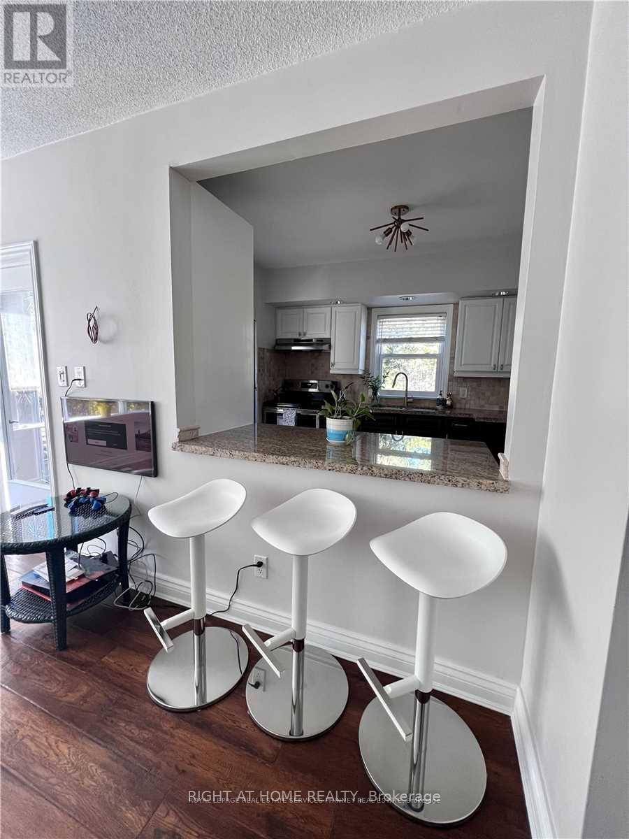 71 Mississauga Road N, Mississauga, Ontario  L5H 2H9 - Photo 11 - W12461165