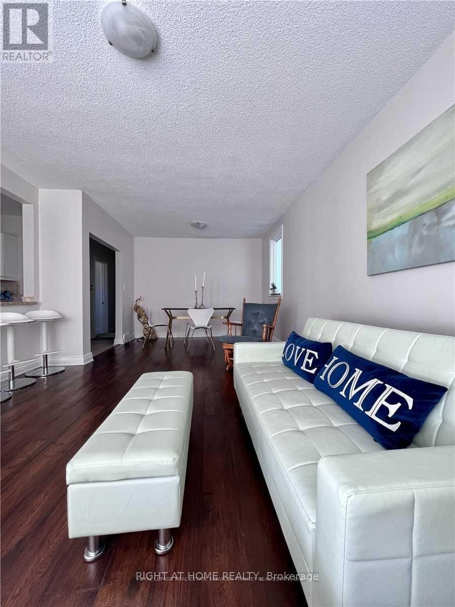 71 Mississauga Road N, Mississauga, Ontario  L5H 2H9 - Photo 13 - W12461165