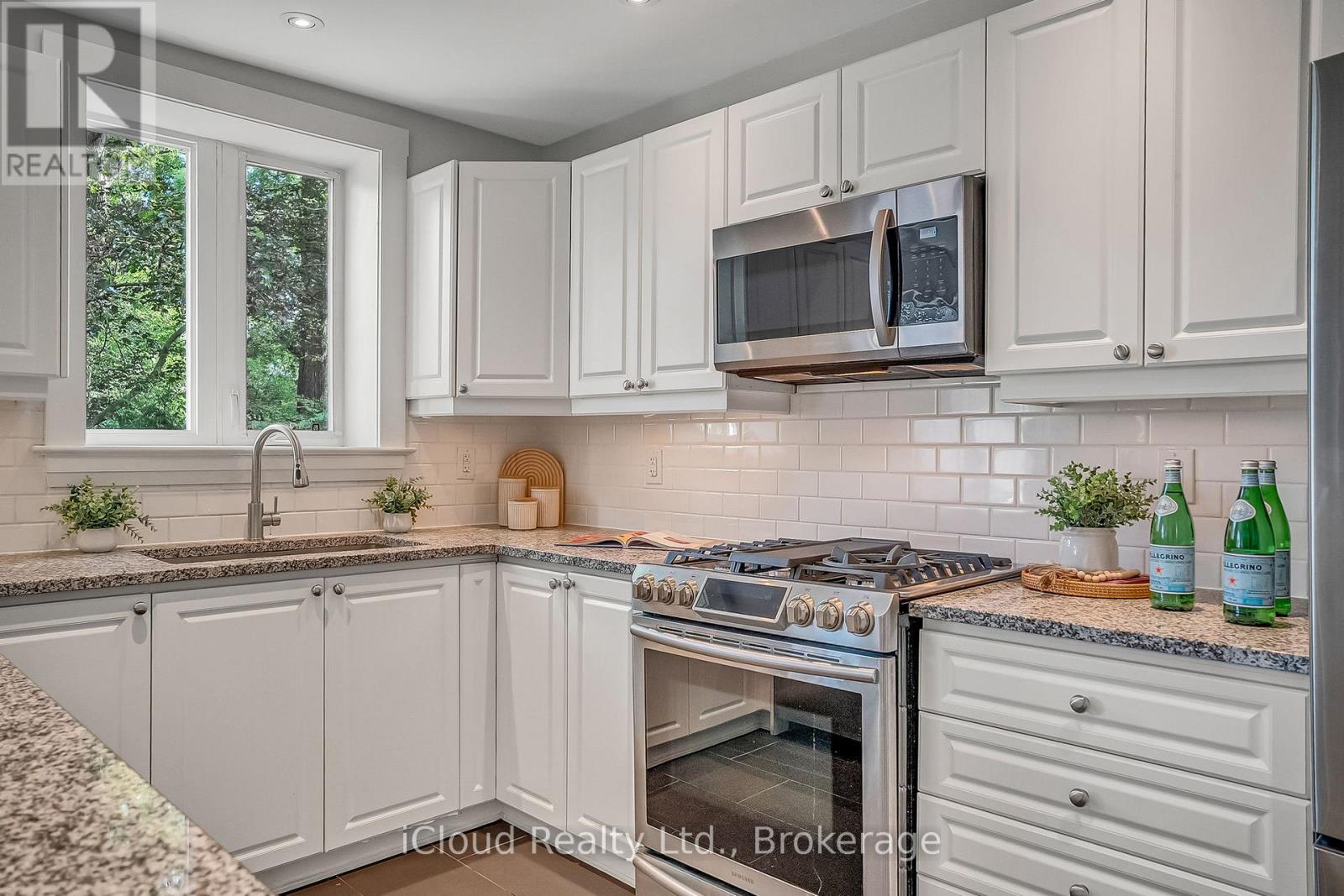 4691 Dundas Street W, Toronto, Ontario  M9A 1A7 - Photo 12 - W12461189