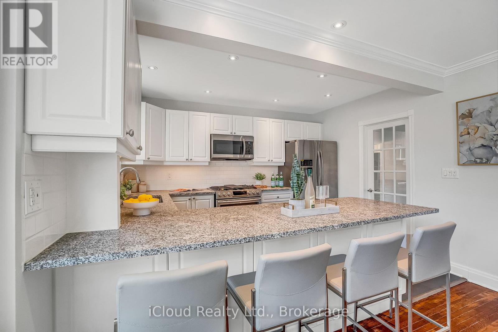 4691 Dundas Street W, Toronto, Ontario  M9A 1A7 - Photo 14 - W12461189
