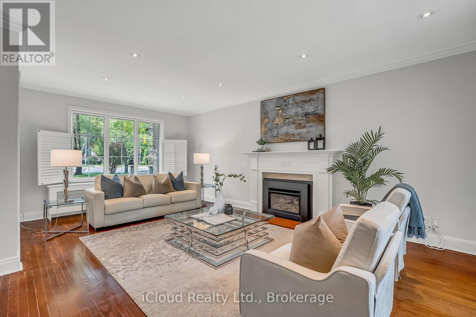4691 Dundas Street W, Toronto, Ontario  M9A 1A7 - Photo 2 - W12461189