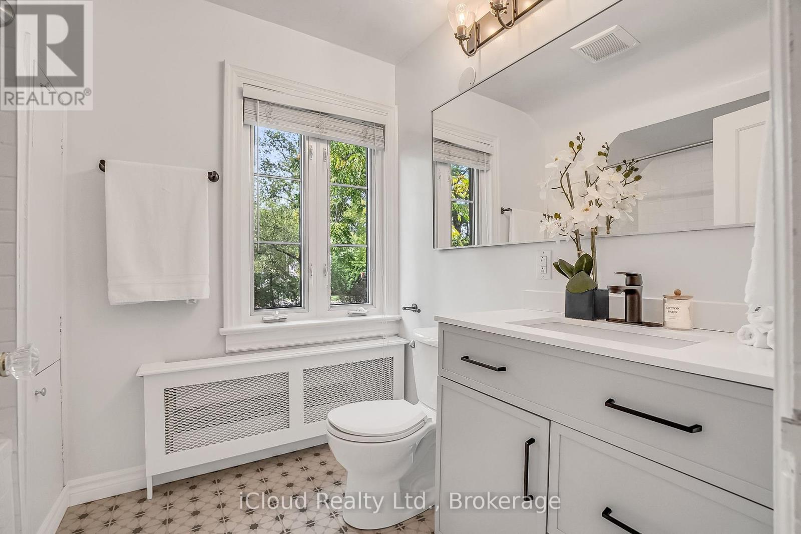 4691 Dundas Street W, Toronto, Ontario  M9A 1A7 - Photo 24 - W12461189
