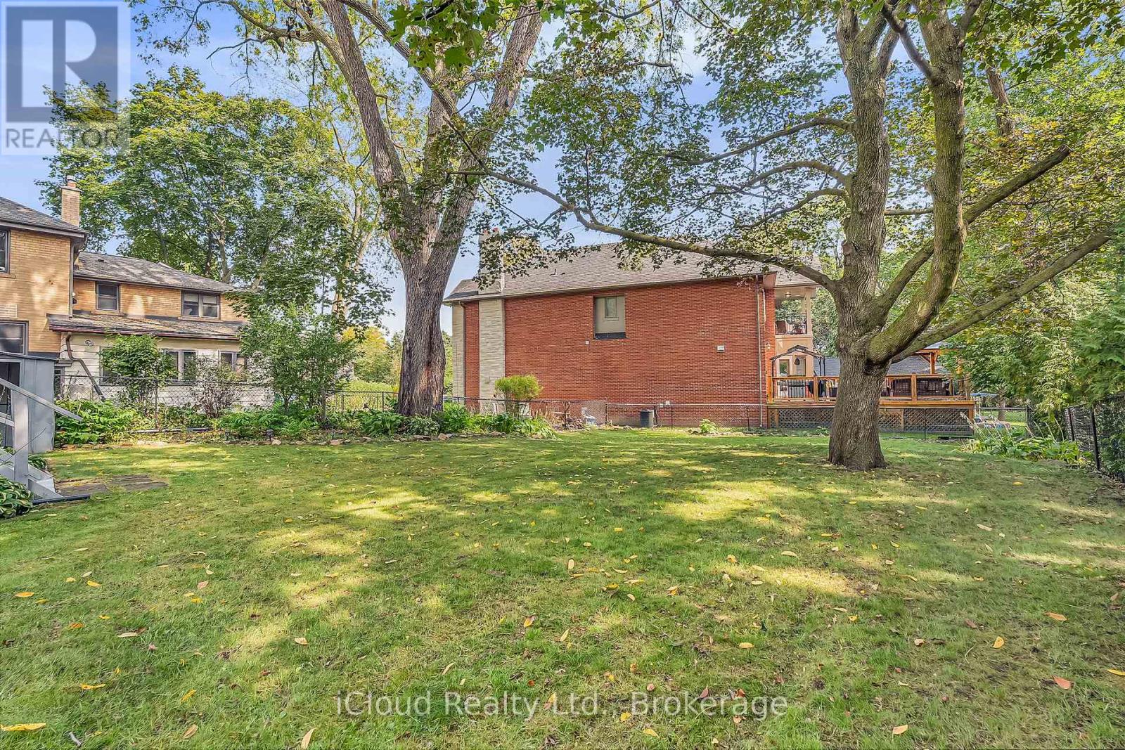 4691 Dundas Street W, Toronto, Ontario  M9A 1A7 - Photo 39 - W12461189