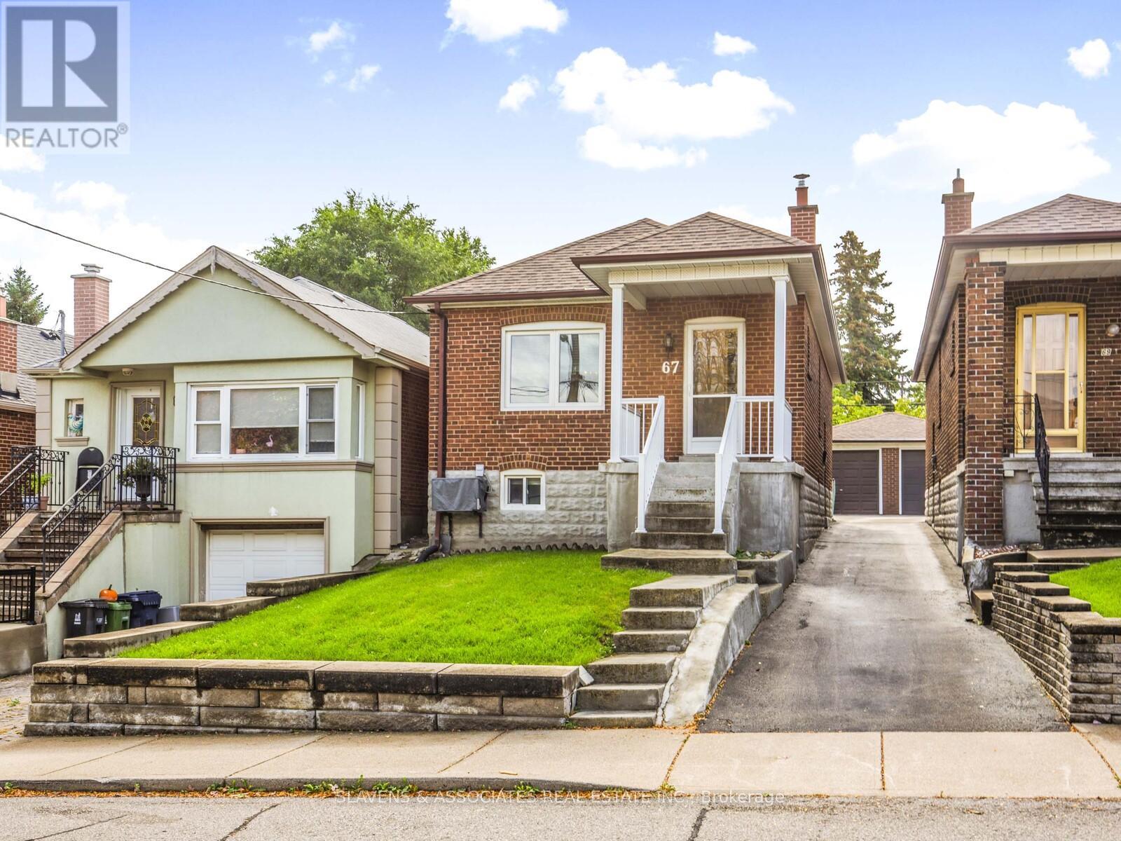 67 BELGRAVIA AVENUE, Toronto, Ontario