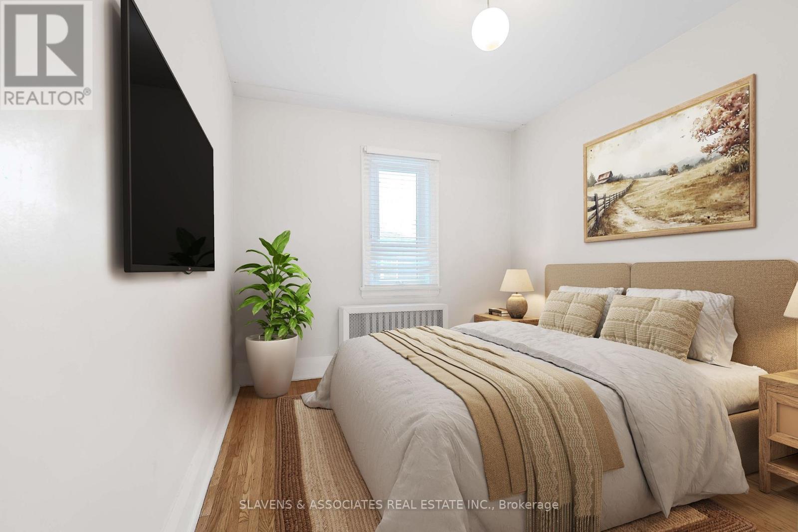 67 Belgravia Avenue, Toronto, Ontario  M6E 2M4 - Photo 15 - W12461191
