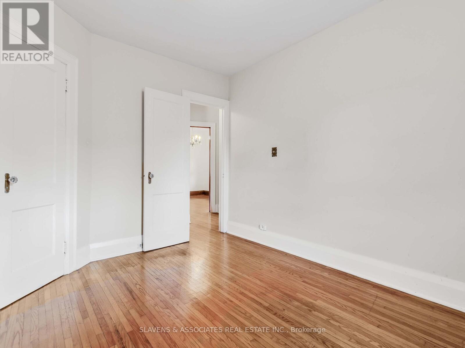 67 Belgravia Avenue, Toronto, Ontario  M6E 2M4 - Photo 17 - W12461191