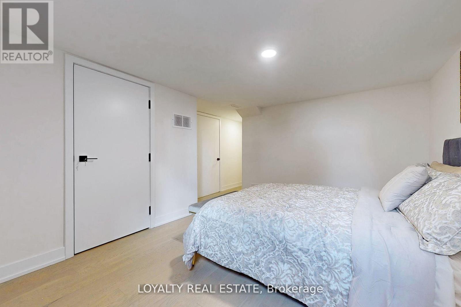 46 MONCLOVA ROAD, Toronto, Ontario