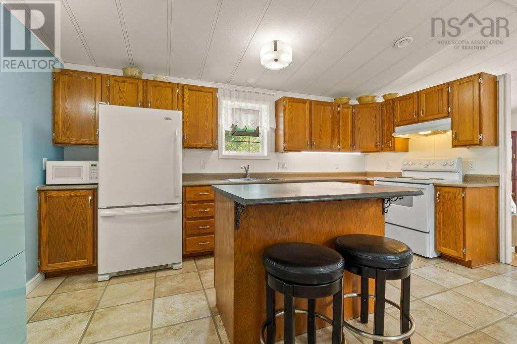 8 Fourth Street, Lucasville, Nova Scotia  B4B 1R1 - Photo 9 - 202522936