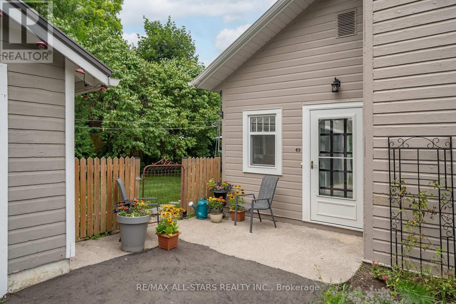 49 John Street, Kawartha Lakes, Ontario  K0M 1N0 - Photo 4 - X12384546