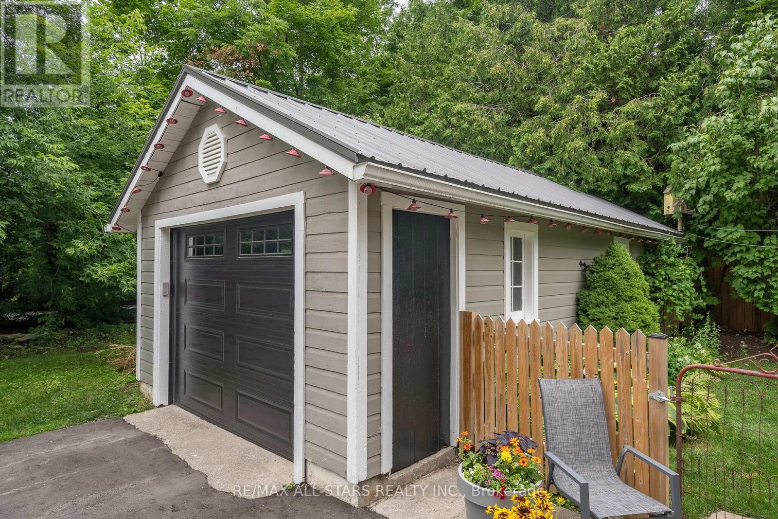49 John Street, Kawartha Lakes, Ontario  K0M 1N0 - Photo 5 - X12384546