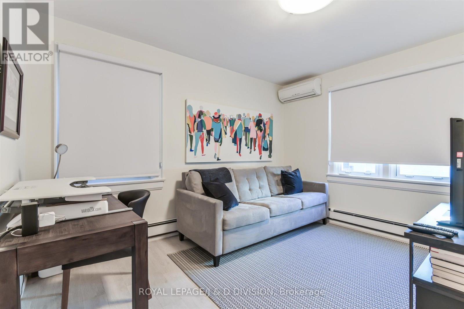 Main - 16 Farnham Avenue, Toronto, Ontario  M4V 1H4 - Photo 16 - C12461219