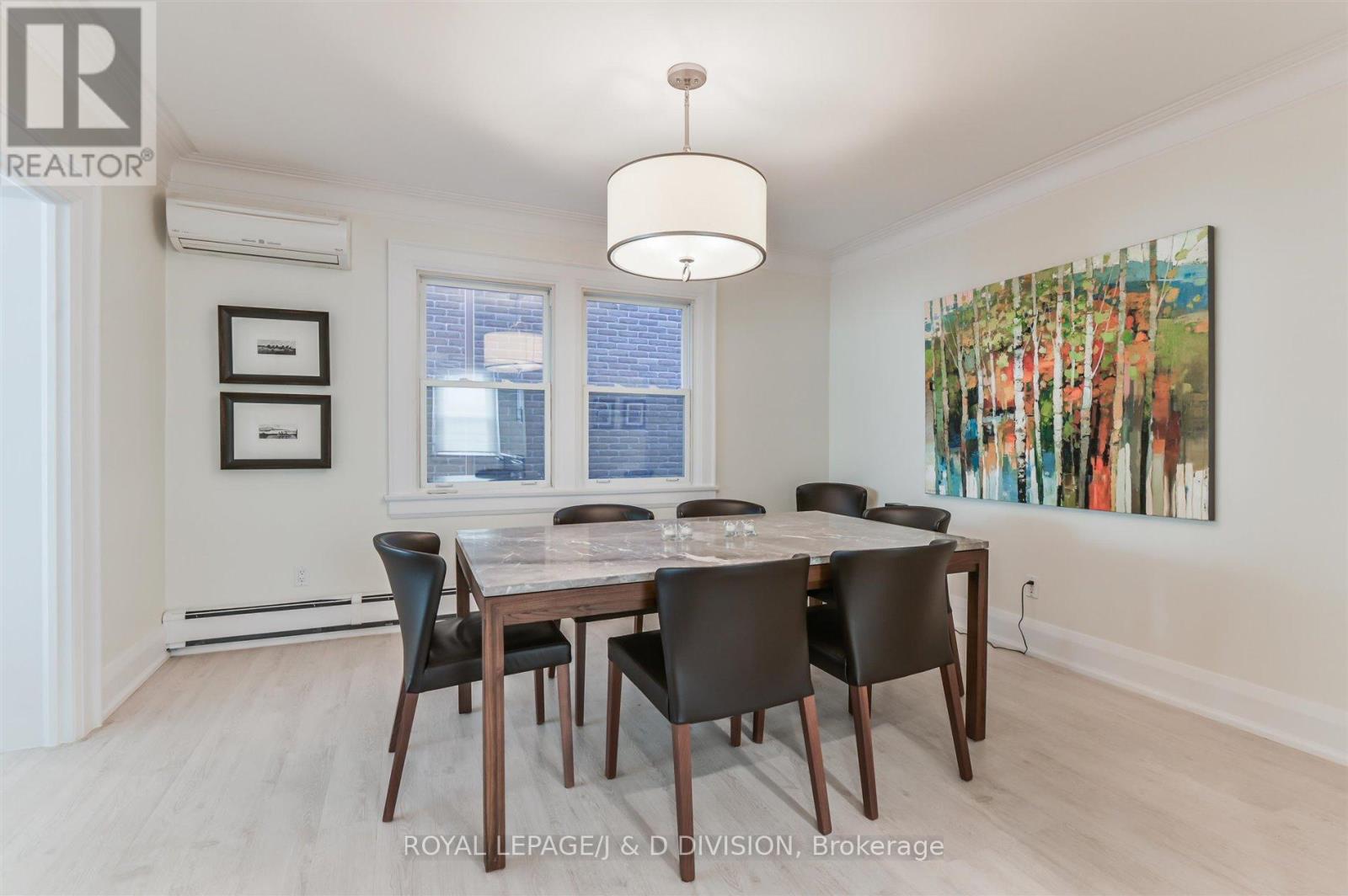 Main - 16 Farnham Avenue, Toronto, Ontario  M4V 1H4 - Photo 8 - C12461219